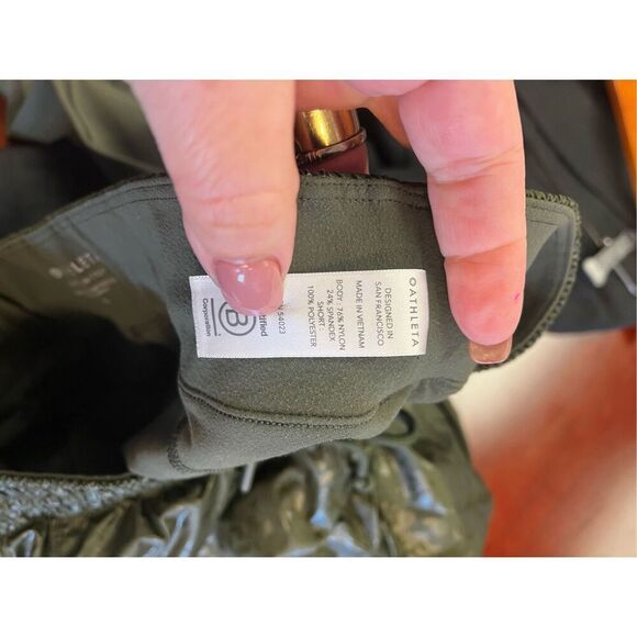 Athleta Rainier 2 In 1 Tight Athletic Legging Short Combo sz S EUC Dark Green - Picture 11 of 11